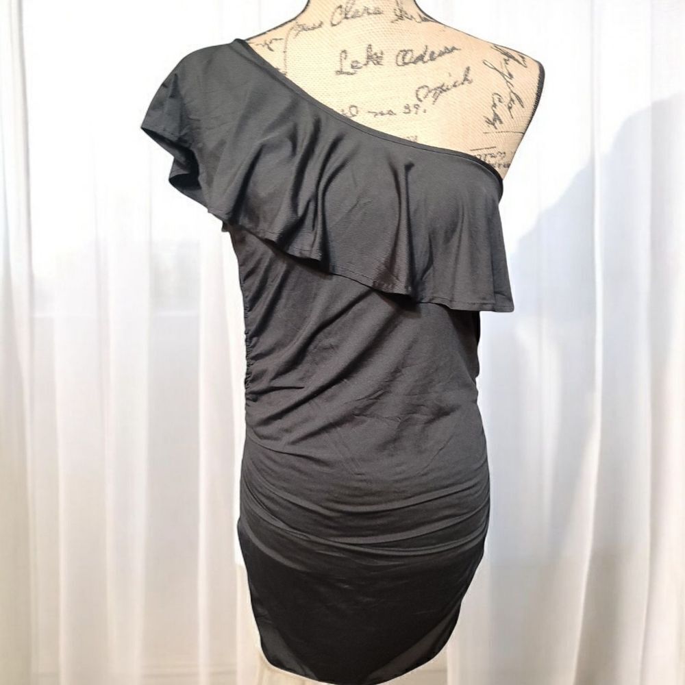 Elegant Black One-Shoulder Dress SIZE S/M